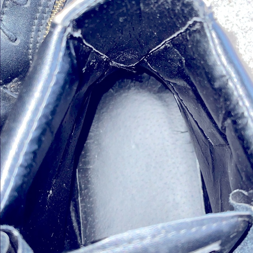 Shoes - Picture 4 of 6